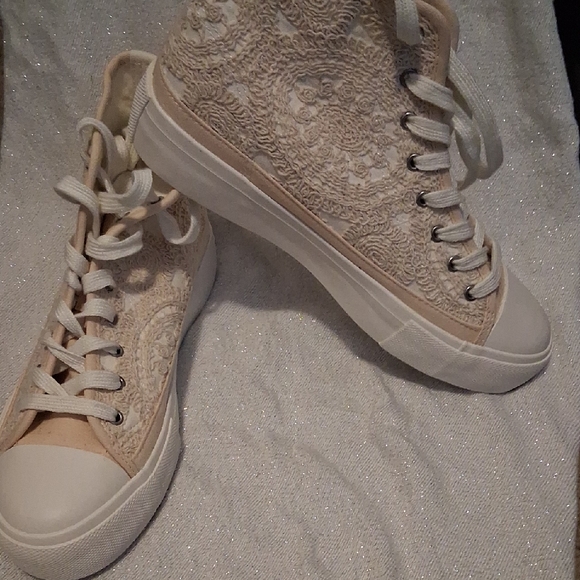 American Eagle Outfitters Shoes - 2 Pairs American Eagle NWT 1  womens Size9 CreaM LACE HIGH TOP 1 Olive Green